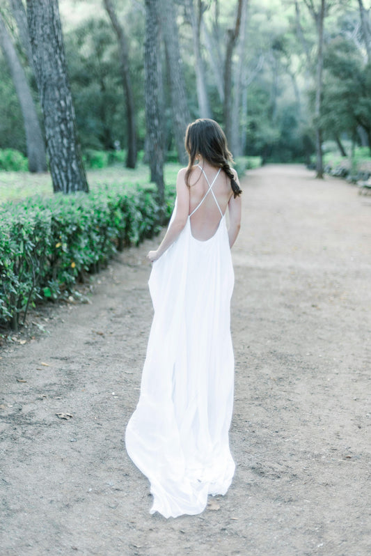 WHITE DRESS TEST